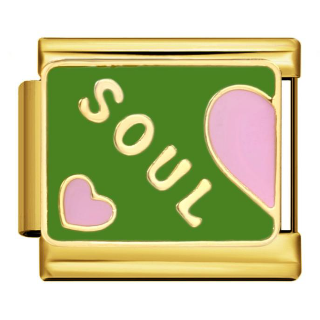 Charm Soul dorado con mitad de corazón rosa