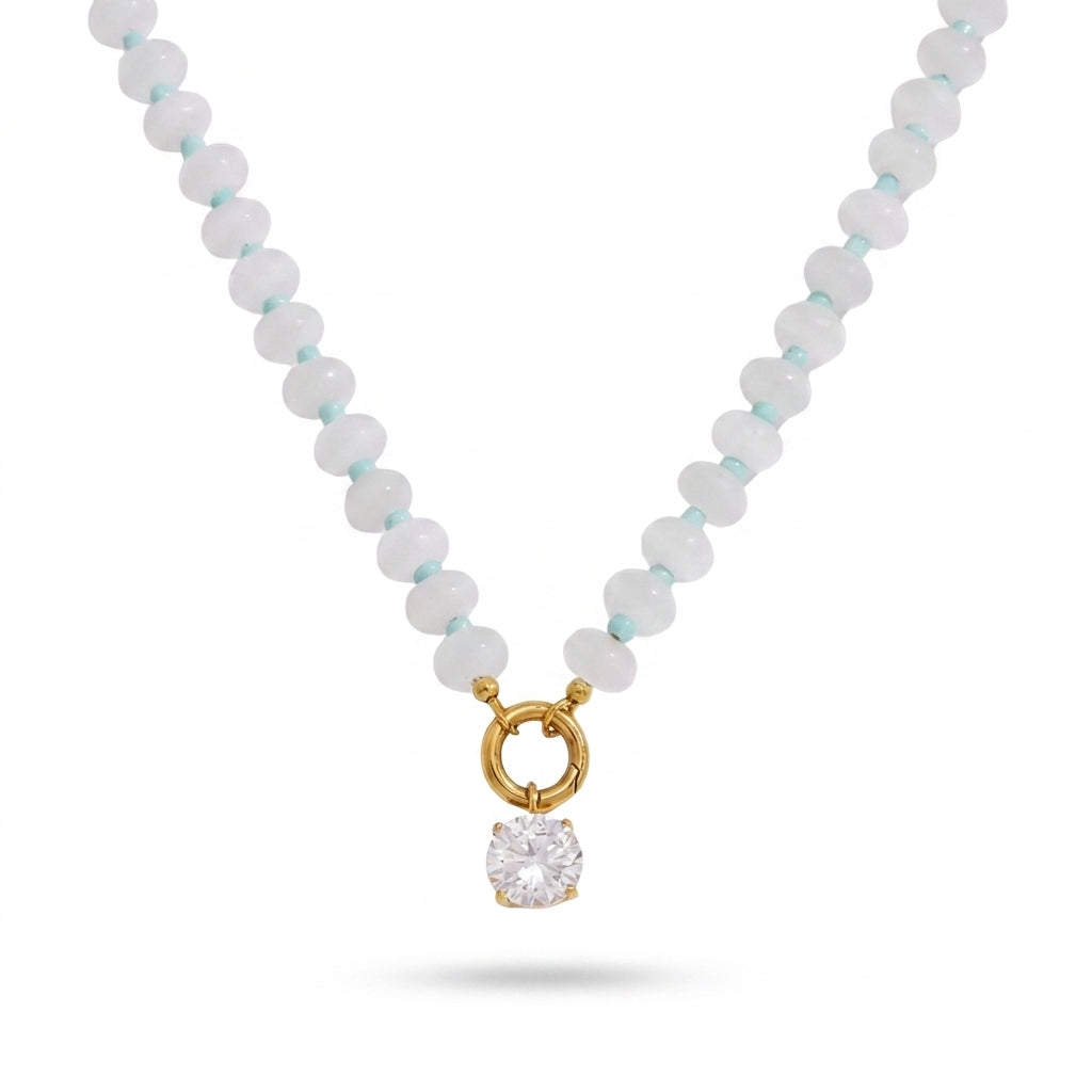 Collar de Cuentas Blancas con Cristal