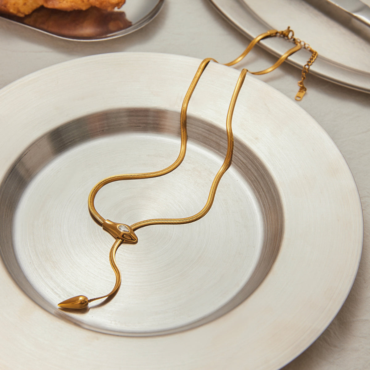 Collar Dorado Serpiente