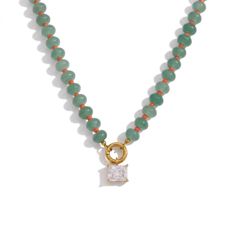 Collar de Cuentas Verdes con Cristal